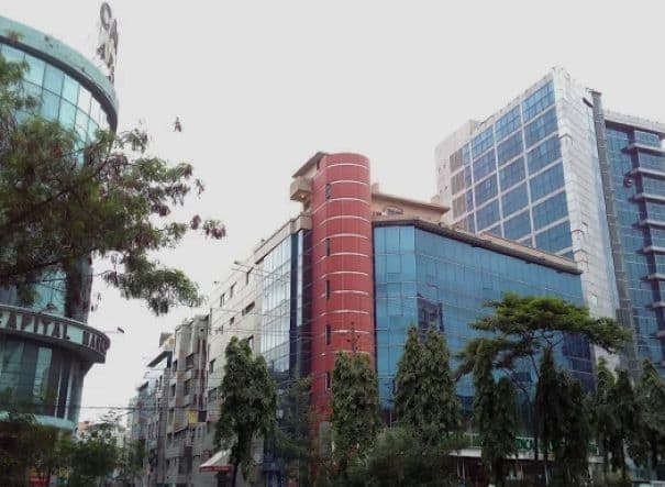 Anwer Khan Modern Medical College Hospital